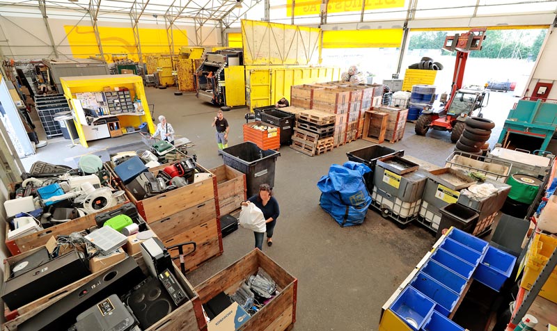 Wir richten Ihre Abfallsammelstelle mit Container, Mulden und Behältern ein.